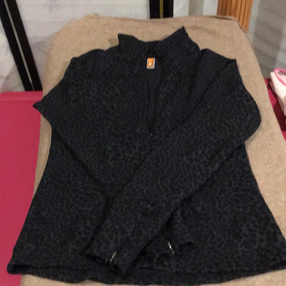 Black/gray print Lucy long sleeve sweater size S